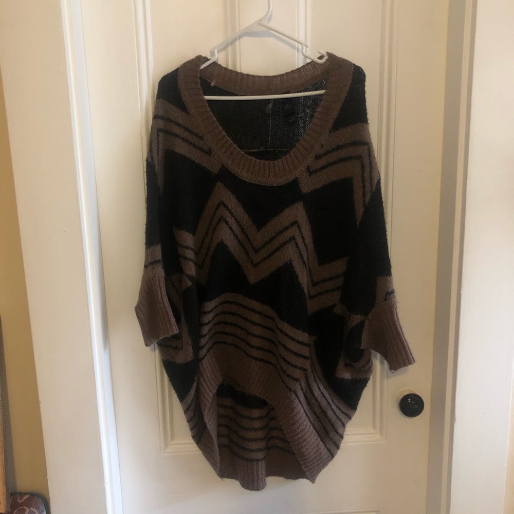 Oversized printed contrast sweater